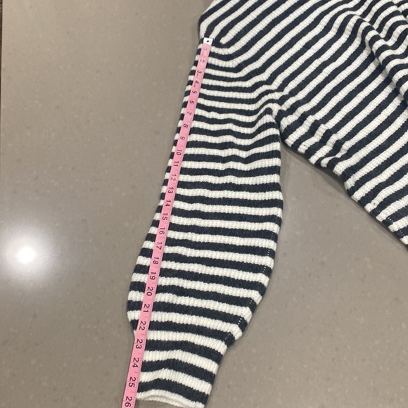 NWT gap grey white striped hooded sweater XL tall - Picture 11 of 11